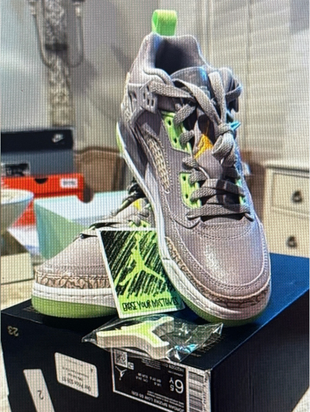 New Jordan Spizike Low SS (GS) Size 6.5y or 8.5 womens